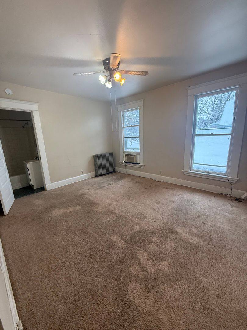 Apartment for rent at 811 E 14th St, Davenport, IA 52803