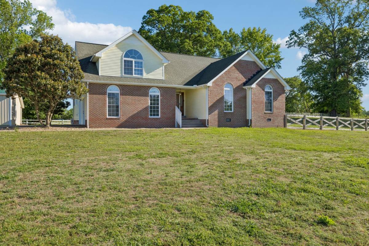 House for rent at 100 Heath Rd, Charlotte, TN 37036