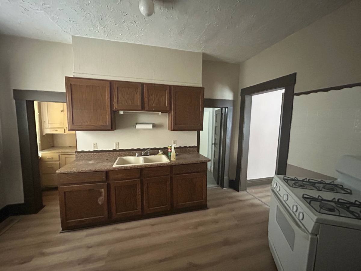 House for rent at 711 E 6th Ave, Hutchinson, KS 67501