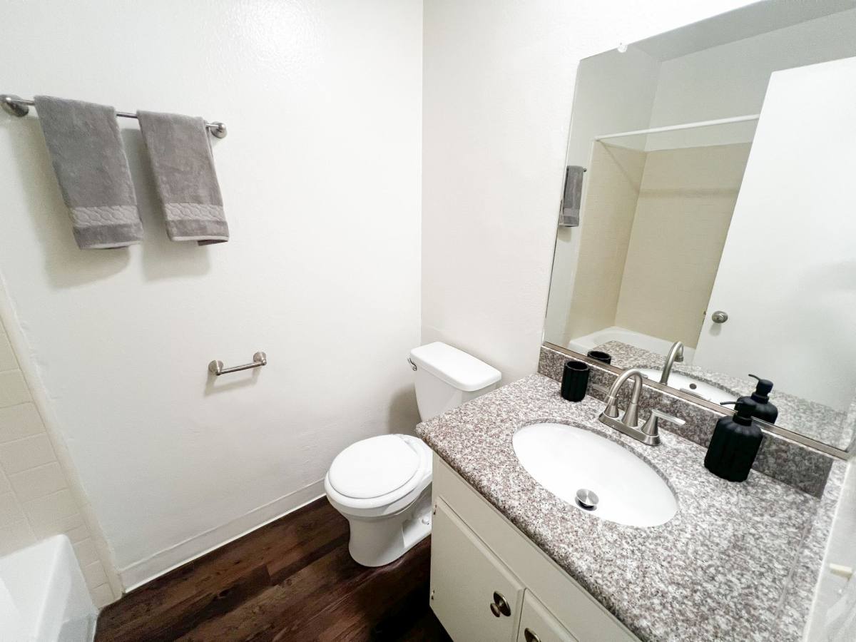 Apartment for rent at 7425 Sepulveda Blvd, Van Nuys, CA 91405