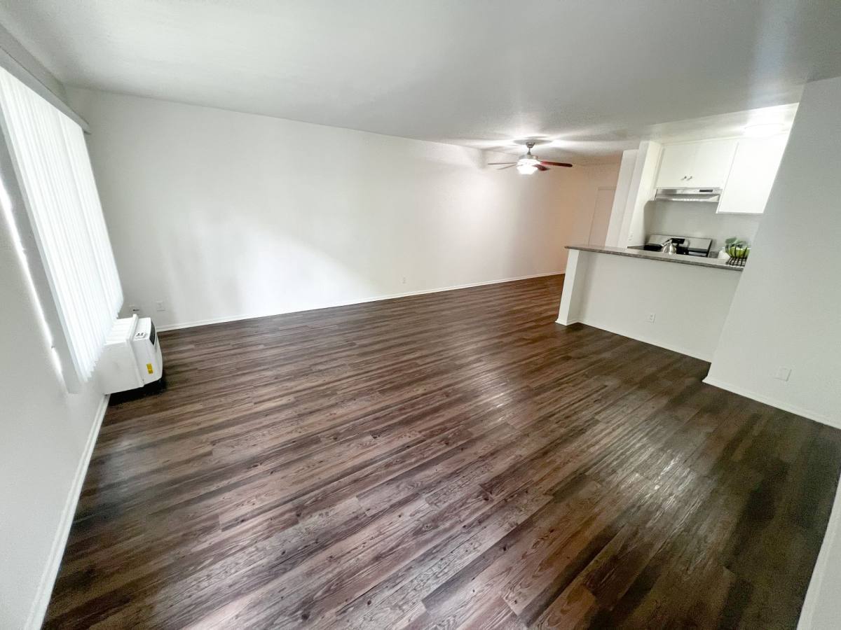 Apartment for rent at 7425 Sepulveda Blvd, Van Nuys, CA 91405