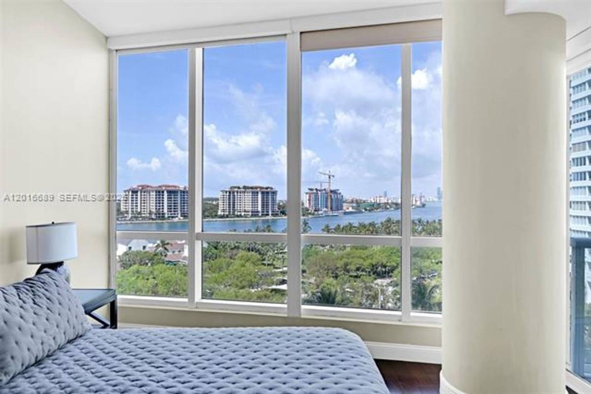 Apartment for rent at 100 S Pointe Dr, Miami Beach, FL 33139
