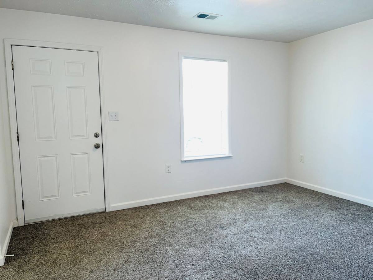 Apartment for rent at 47 Robinson St, Newnan, GA 30263