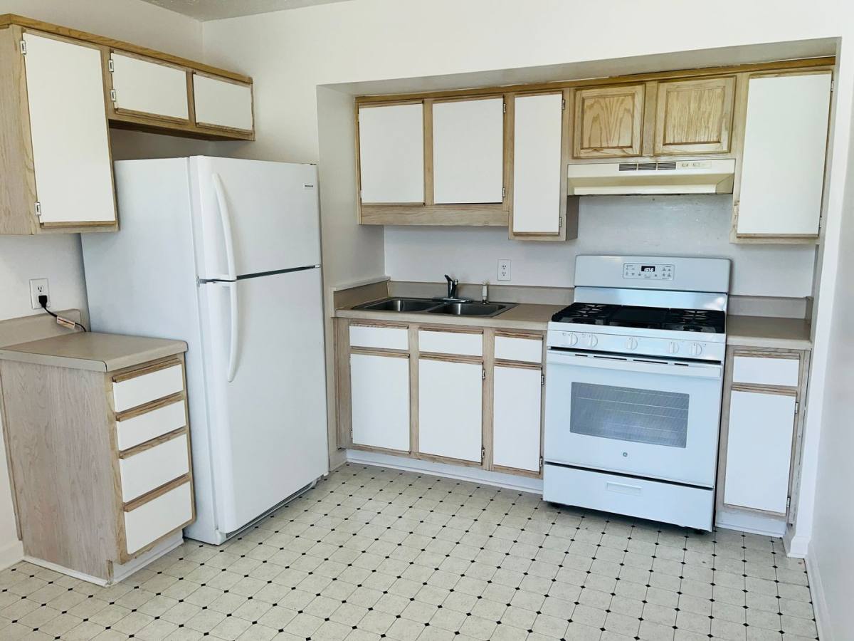Apartment for rent at 47 Robinson St, Newnan, GA 30263