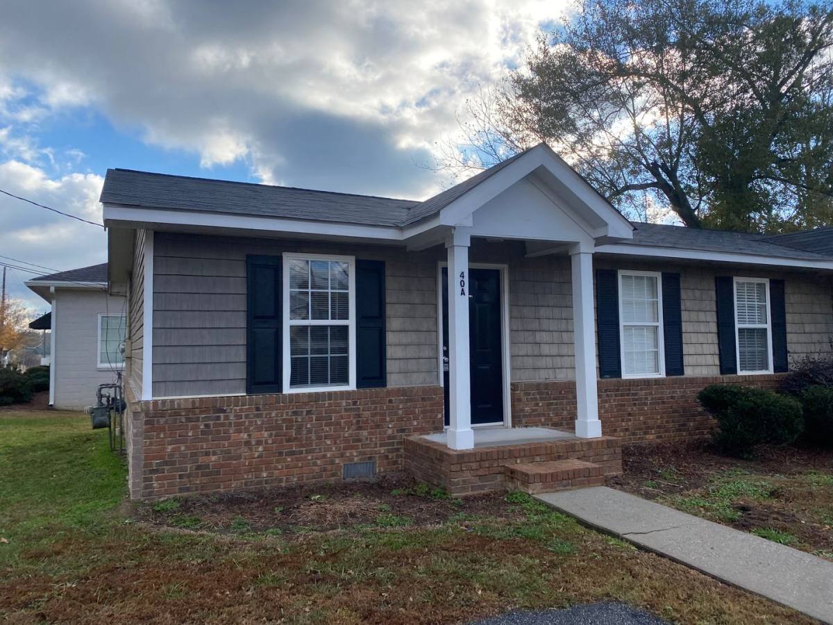 Apartment for rent at 47 Robinson St, Newnan, GA 30263