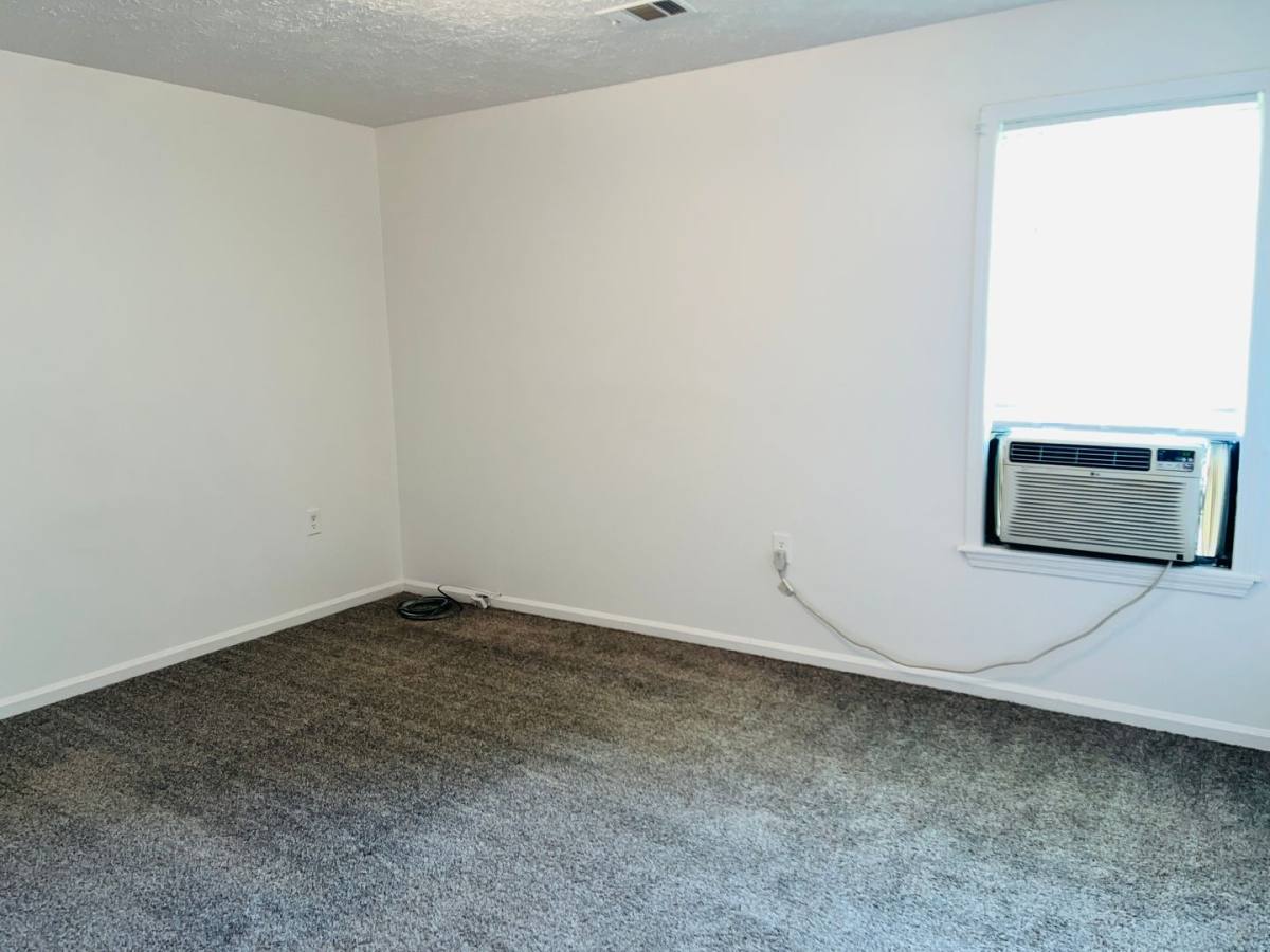 Apartment for rent at 47 Robinson St, Newnan, GA 30263