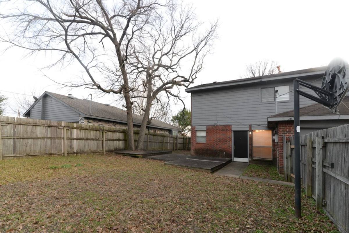 House for rent at 11815 Sunrise Dr, Balch Springs, TX 75180