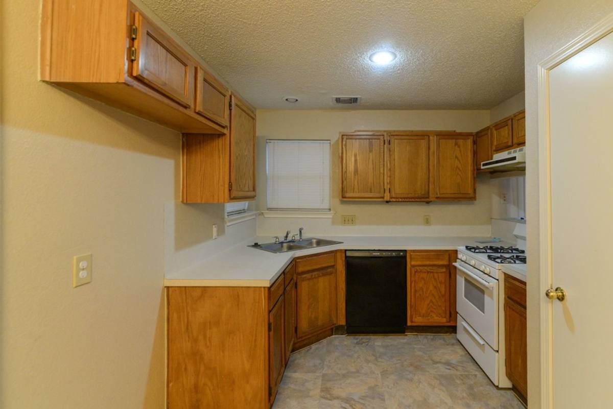 House for rent at 11815 Sunrise Dr, Balch Springs, TX 75180
