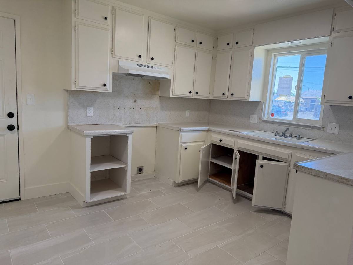 House for rent at 2355 E Olive, Fresno, CA 93701