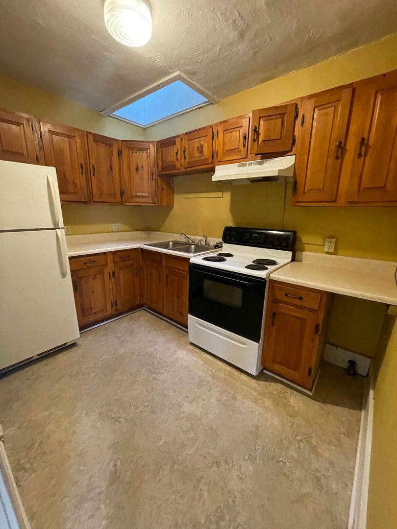 Apartment for rent at 100 Mortimer St, Bennington, VT 05201