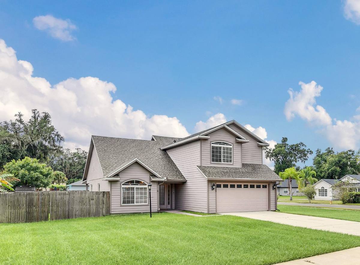 House for rent at 1422 Saffron Trail, Deland, FL 32724