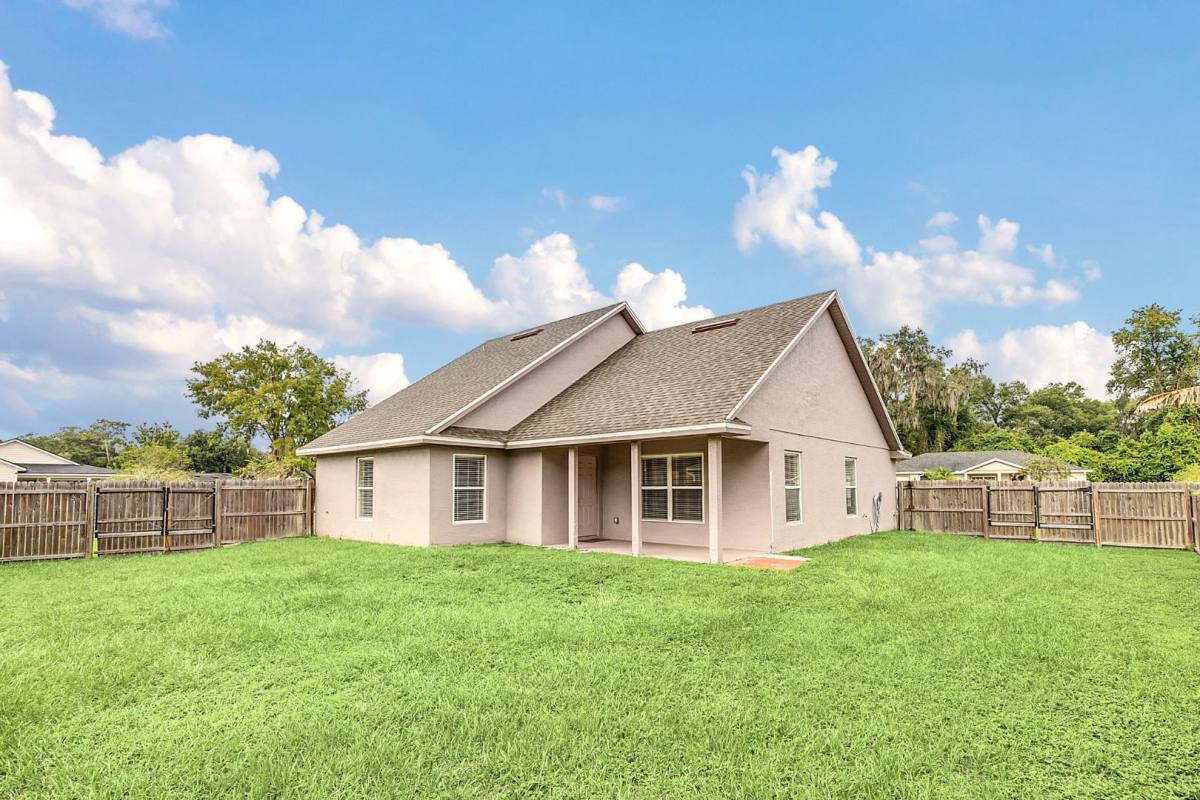 House for rent at 1422 Saffron Trail, Deland, FL 32724