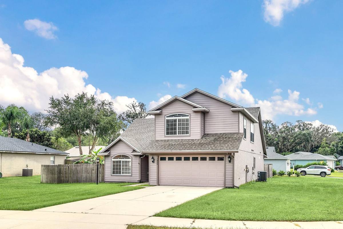 House for rent at 1422 Saffron Trail, Deland, FL 32724