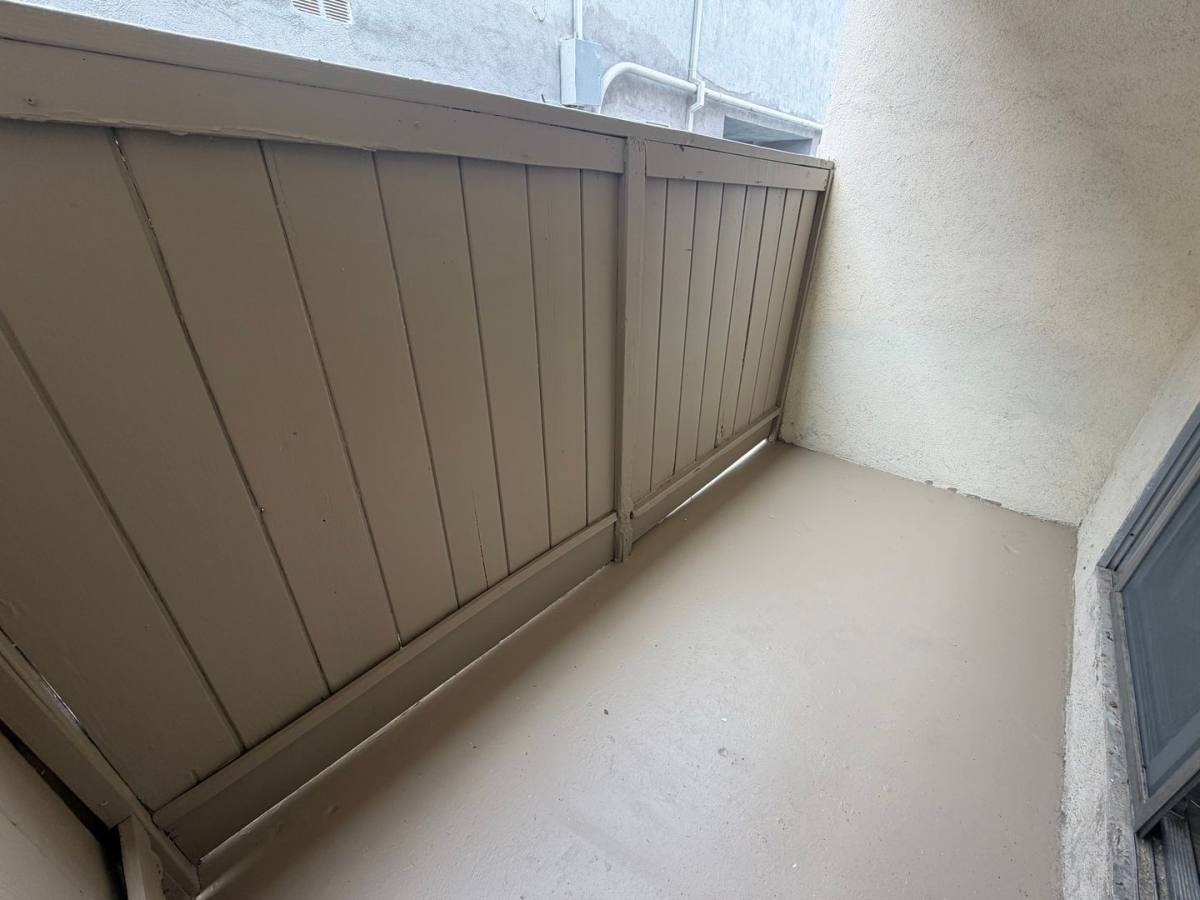Apartment for rent at 3515 Jasmine Ave, Los Angeles, CA 90034