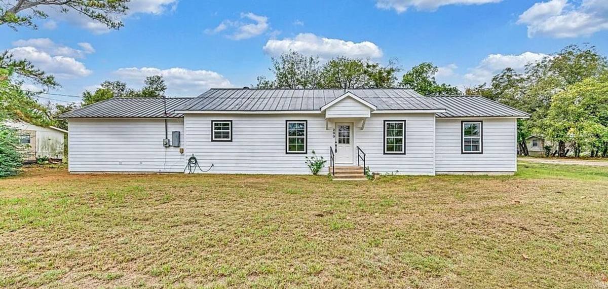 House for rent at 200 S Narcissus St, Kosse, TX 76653