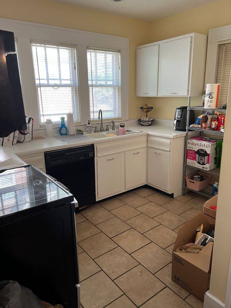 House for rent at 904 E University St, Bloomington, IN 47401