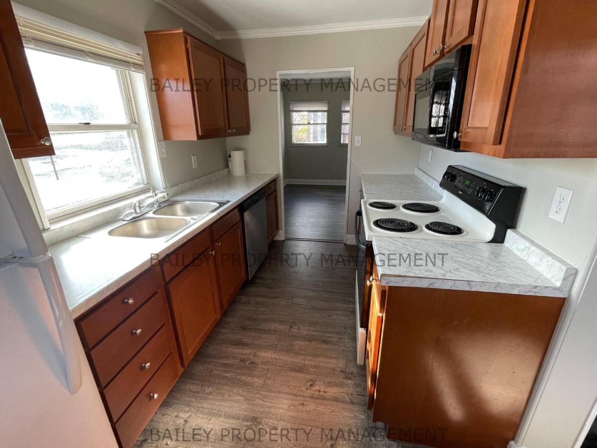 House for rent at 1661 Richmond Dr, Louisville, KY 40205