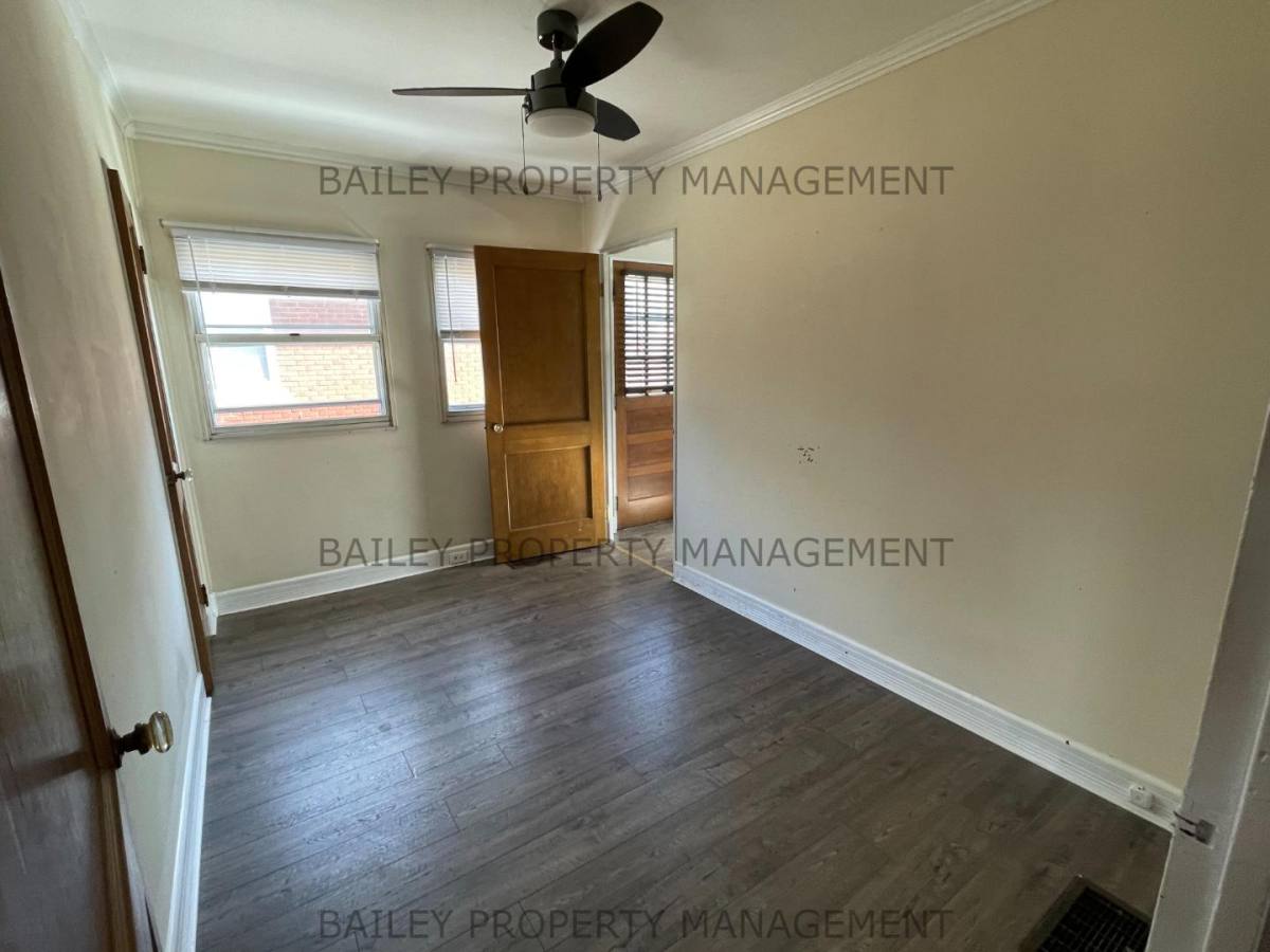 House for rent at 1661 Richmond Dr, Louisville, KY 40205