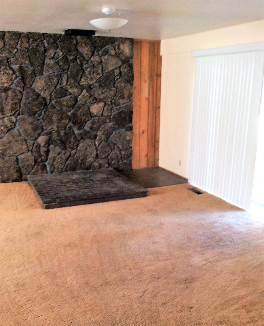 Apartment for rent at 403 or 405 B Ave, La Grande, OR 97850