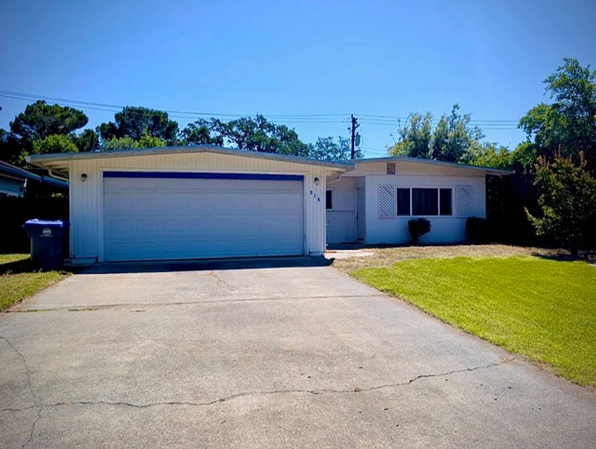 House for rent at 914 Synder, Davis, CA 95616