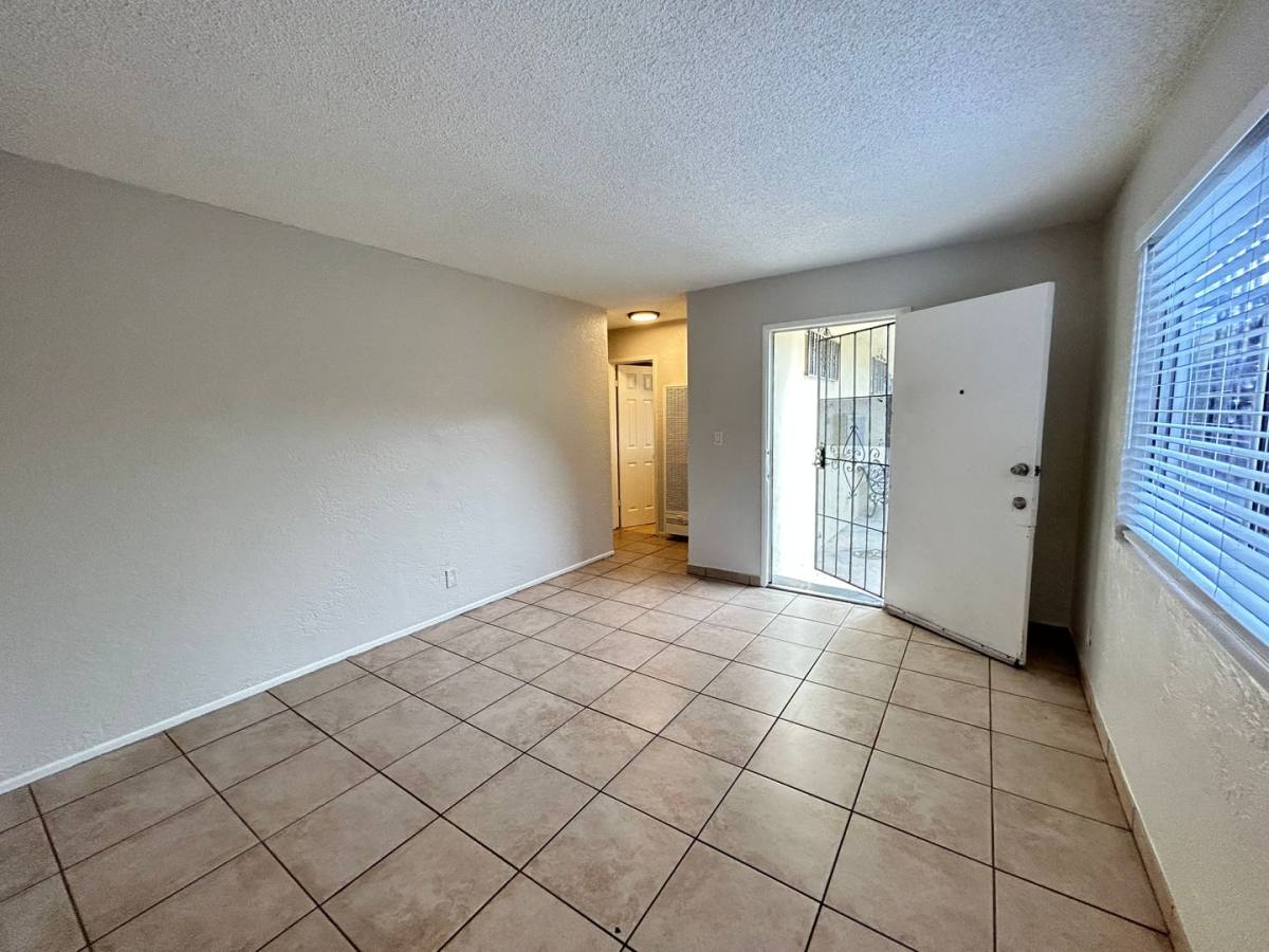 Apartment for rent at 2430 Linden Ave, Long Beach, CA 90806