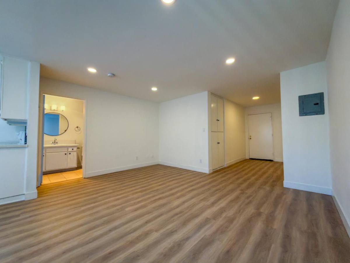 Apartment for rent at 10140 Mountair Ave #104, Tujunga, CA 91042