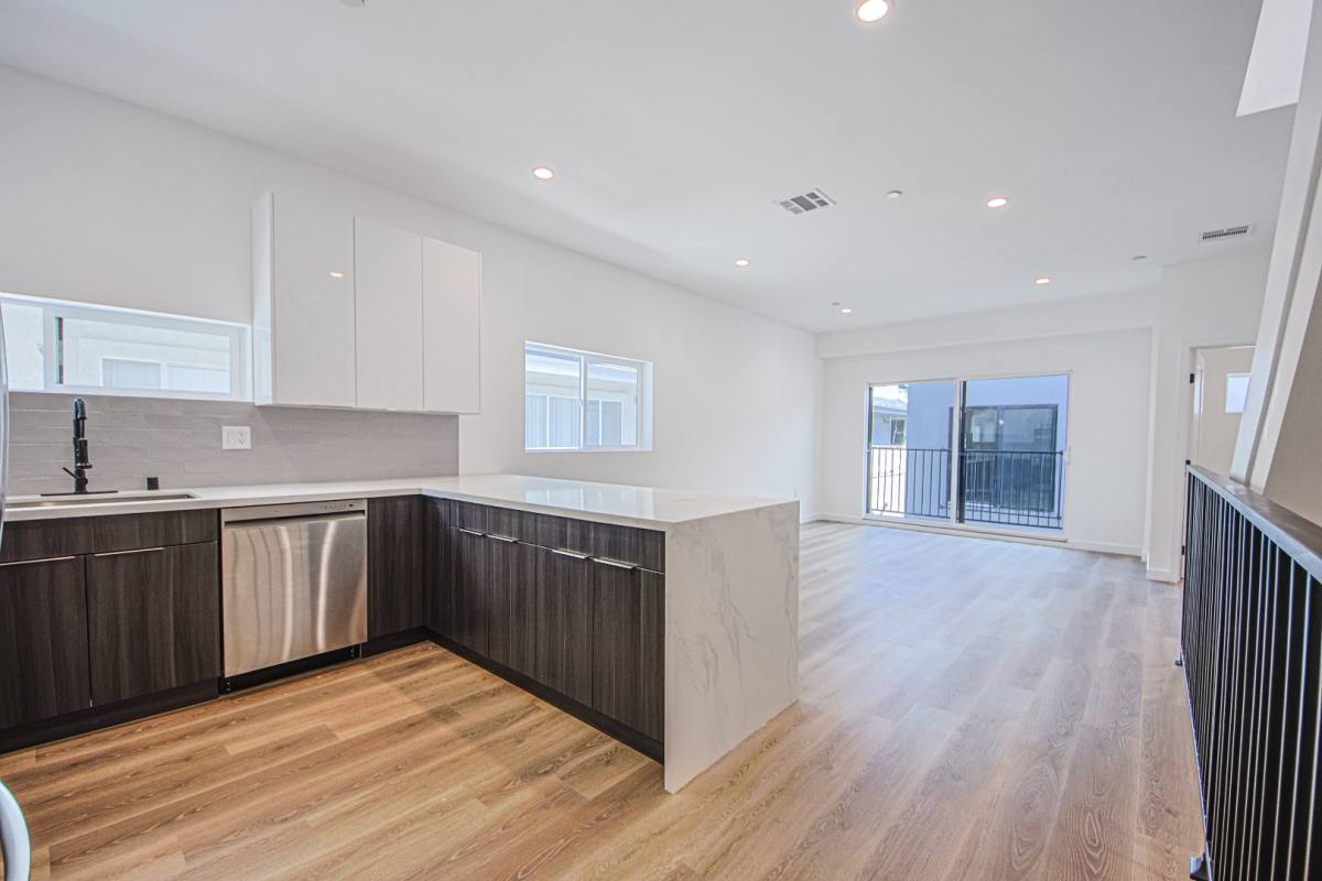Townhouse for rent at 5235 Satsuma Ave #5233 1 2, North Hollywood, CA 91601