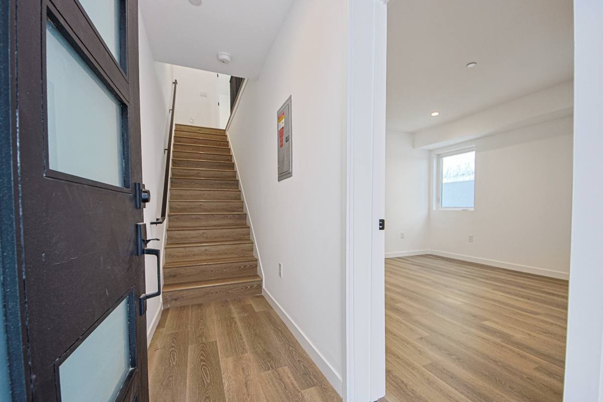 Townhouse for rent at 5235 Satsuma Ave #5233 1 2, North Hollywood, CA 91601