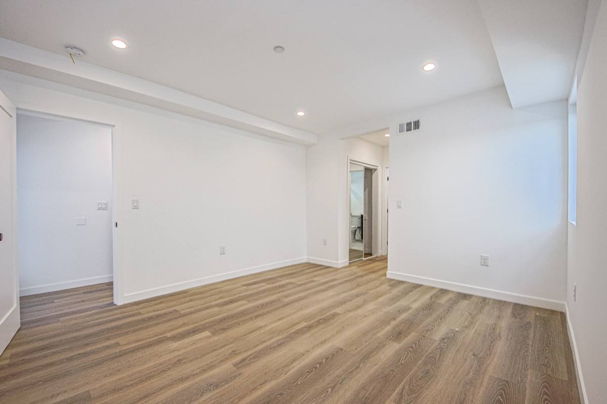Townhouse for rent at 5235 Satsuma Ave #5233 1 2, North Hollywood, CA 91601