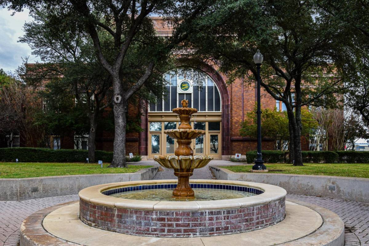 Apartment for rent at 101 E Main St #215, Denison, TX 75021