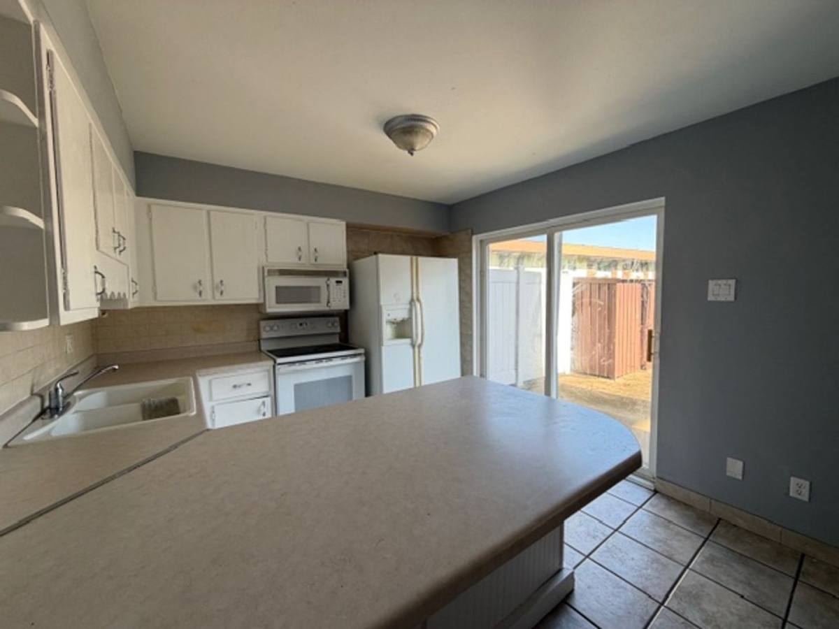 Townhouse for rent at 7244 Hazelcrest Dr, Hazelwood, MO 63042