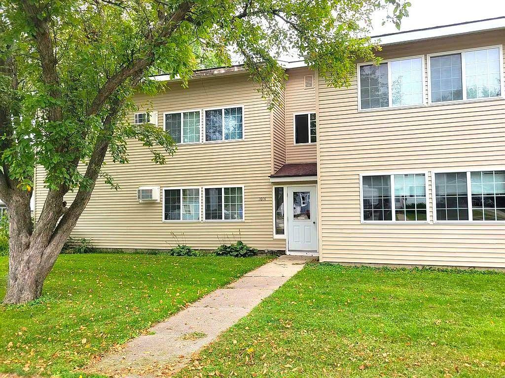 Apartment for rent at 1014 E Main St #5, La Porte City, IA 50651