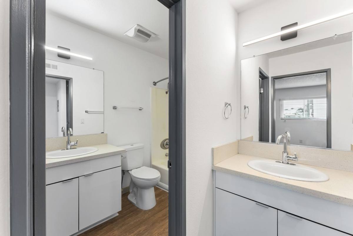 Apartment for rent at 126 E 18th St, Costa Mesa, CA 92627