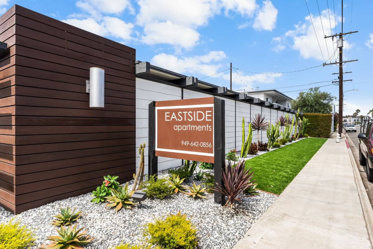 Apartment for rent at 126 E 18th St, Costa Mesa, CA 92627