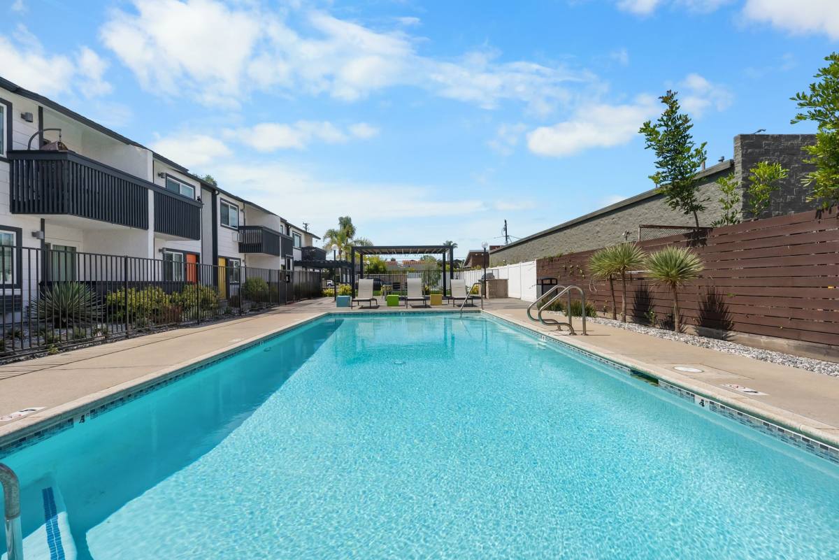 Apartment for rent at 126 E 18th St, Costa Mesa, CA 92627