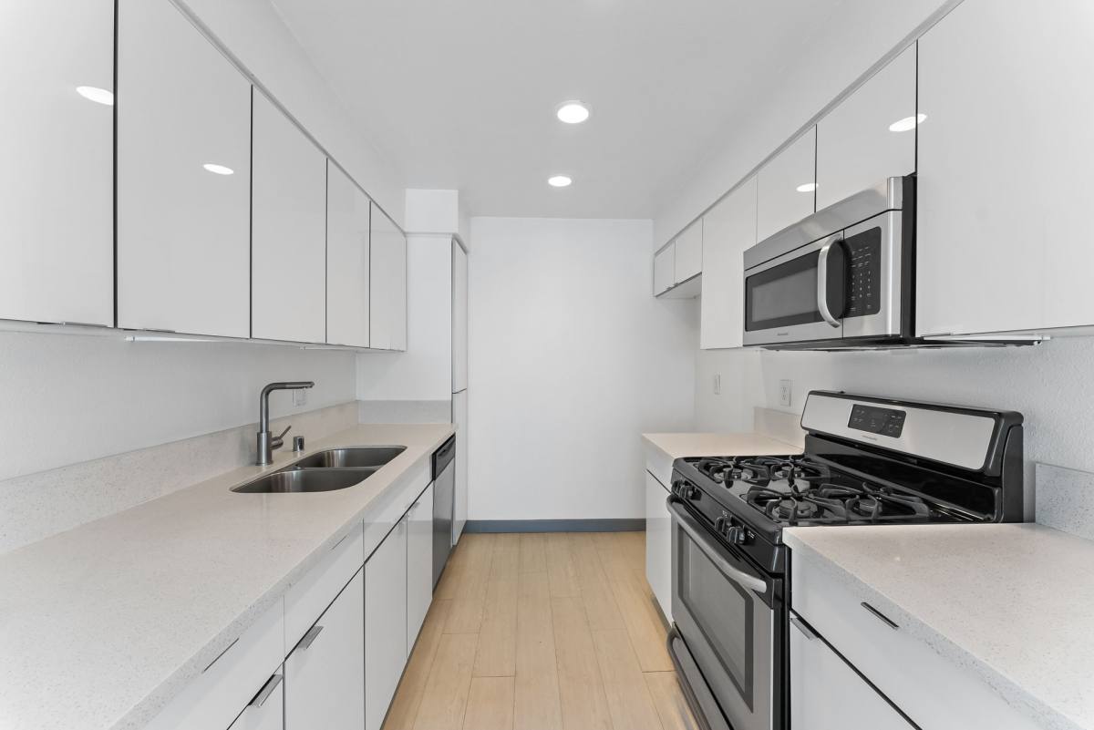 Apartment for rent at 126 E 18th St, Costa Mesa, CA 92627