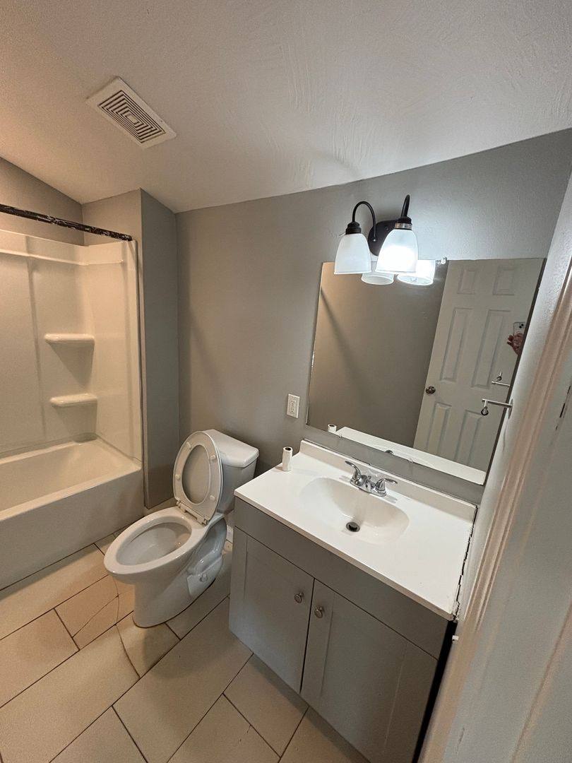 House for rent at 503 W Hovey, Springfield, MO 65802