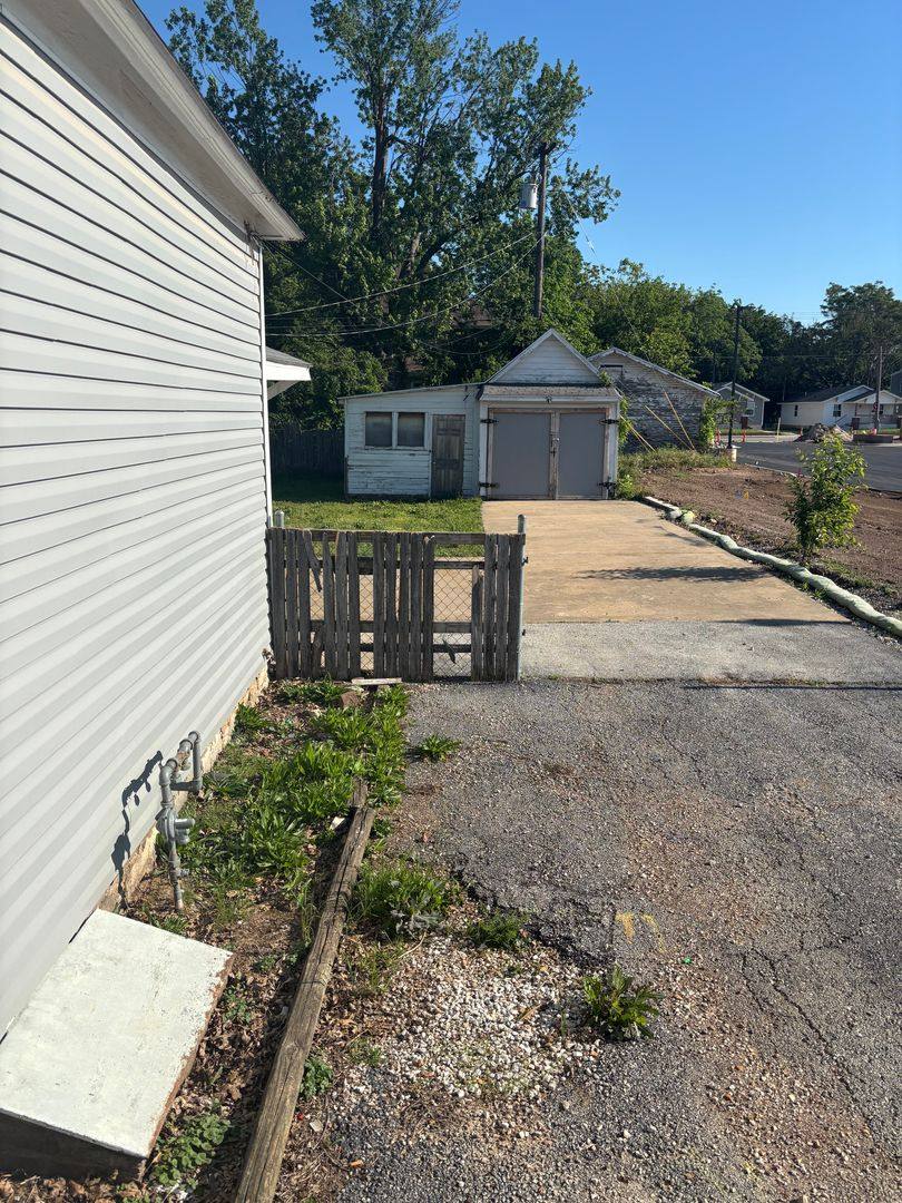 House for rent at 503 W Hovey, Springfield, MO 65802