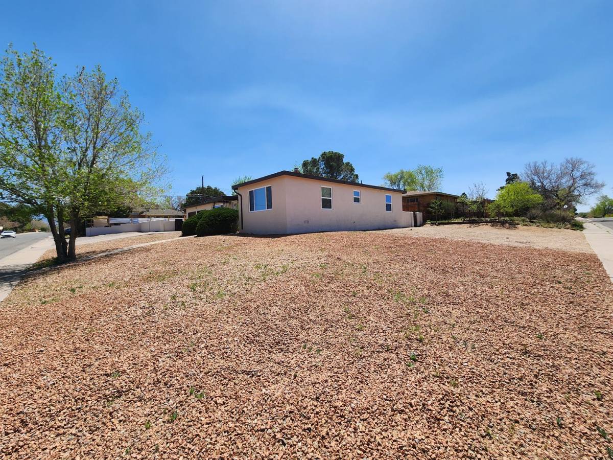 House for rent at 4600 Mountain Rd NE, Albuquerque, NM 87110