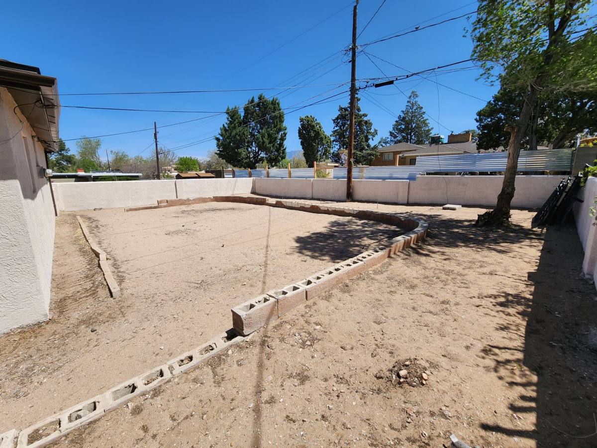 House for rent at 4600 Mountain Rd NE, Albuquerque, NM 87110