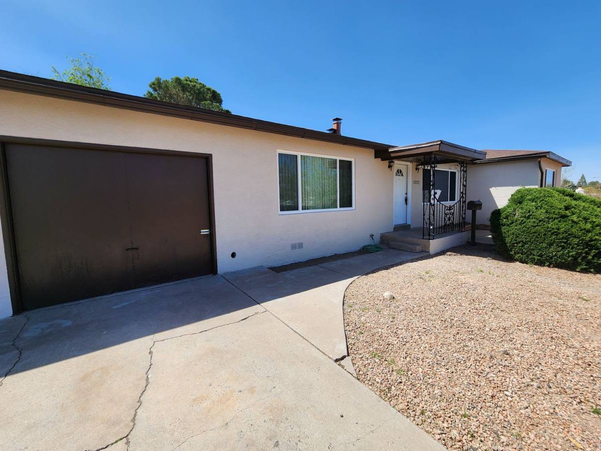 House for rent at 4600 Mountain Rd NE, Albuquerque, NM 87110