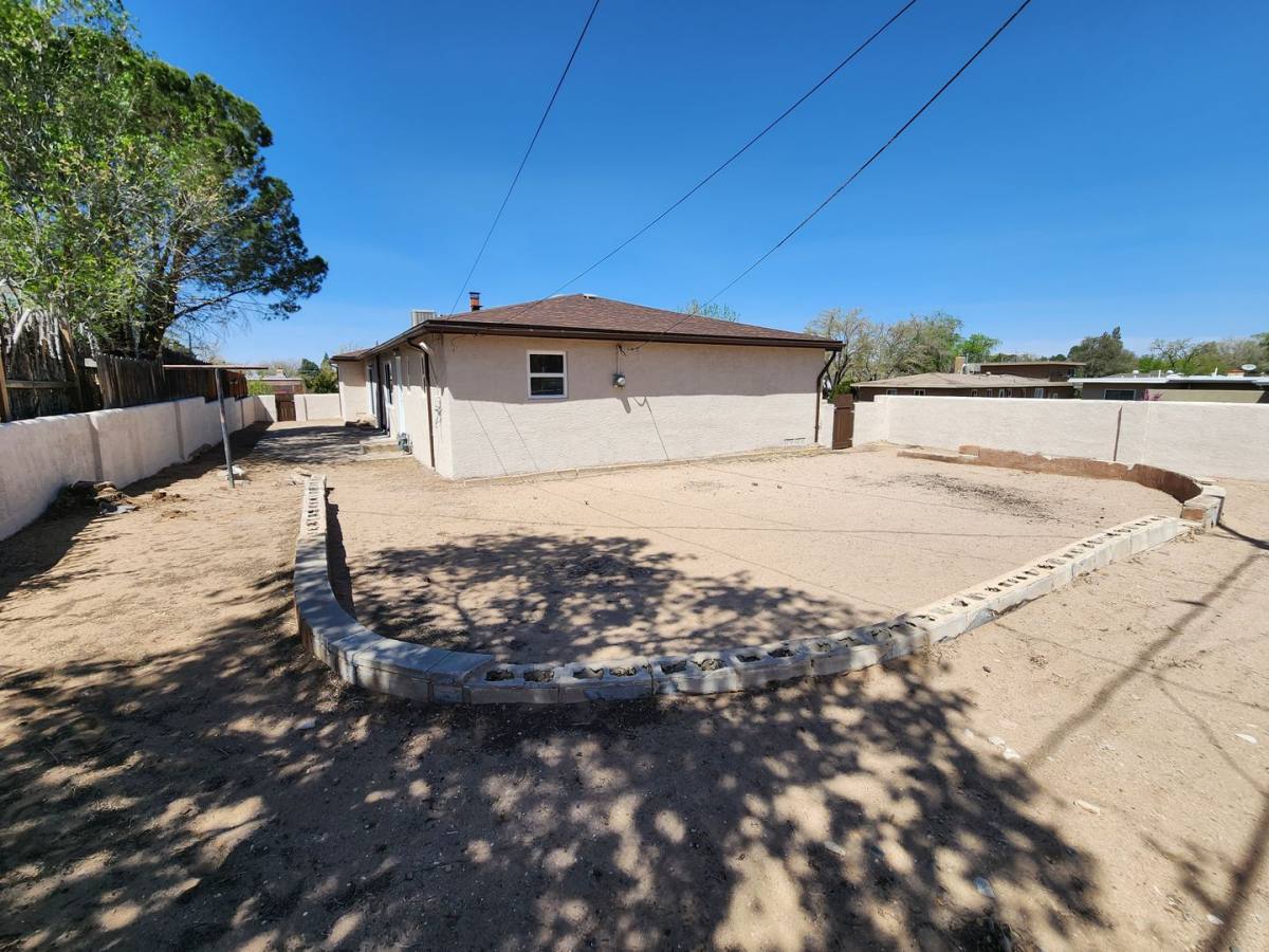 House for rent at 4600 Mountain Rd NE, Albuquerque, NM 87110