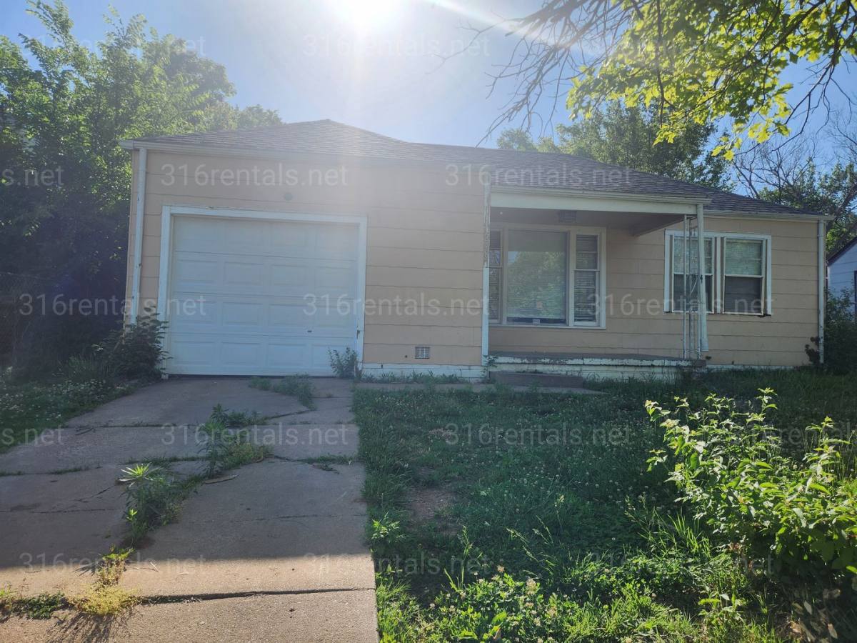 House for rent at 1248 N Terrace Dr, Wichita, KS 67208