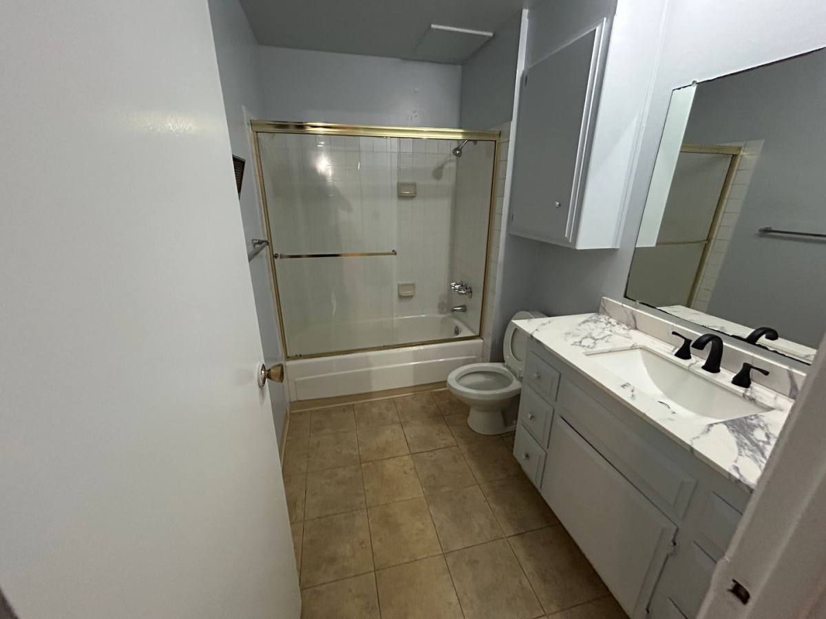 Apartment for rent at 266 Adams, Oakland, CA 94610