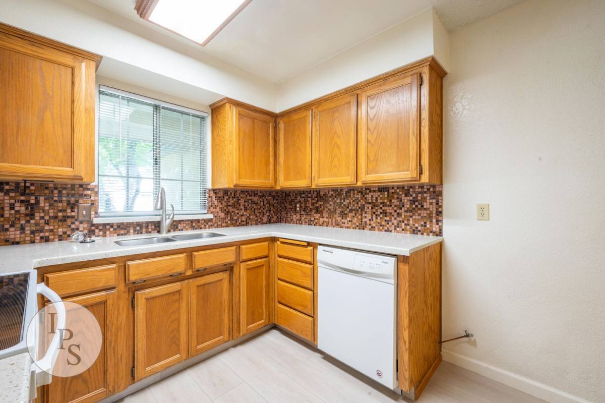 House for rent at 2131 E Cromwell Ave, Fresno, CA 93720