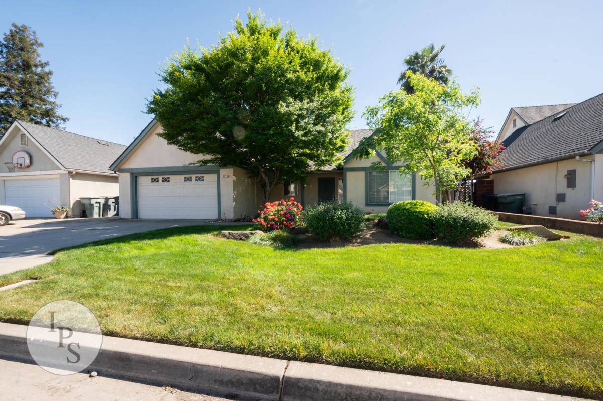 House for rent at 2131 E Cromwell Ave, Fresno, CA 93720