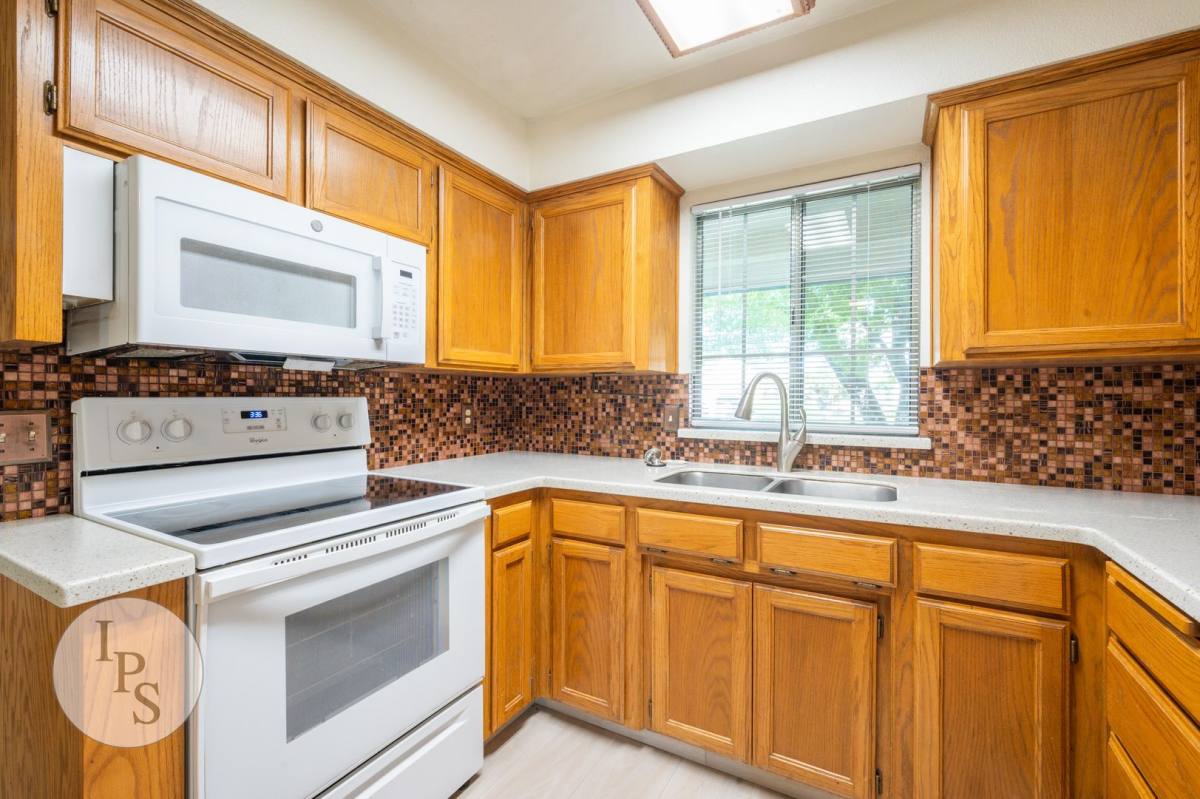 House for rent at 2131 E Cromwell Ave, Fresno, CA 93720