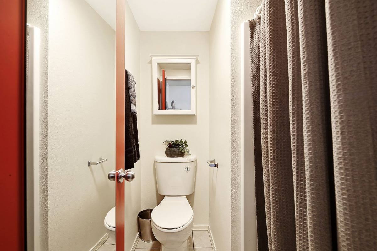 Apartment for rent at 1514 NW 52nd St, Seattle, WA 98107
