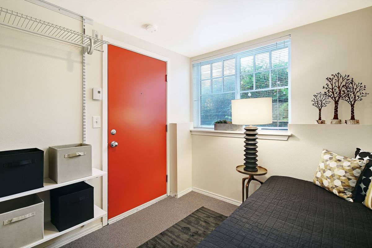 Apartment for rent at 1514 NW 52nd St, Seattle, WA 98107