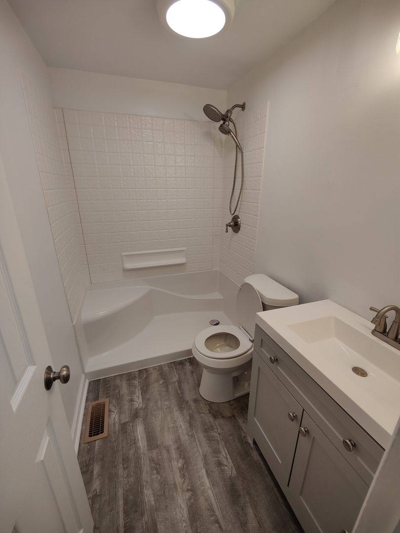 House for rent at 1468 Parkview Dr, Allison Park, PA 15101